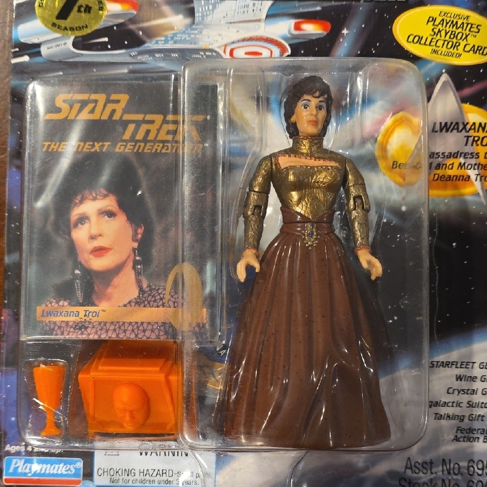 Star Trek The Next Generation Lwaxana Troi Action Figure - Brown and Gold - Picture 2 of 6